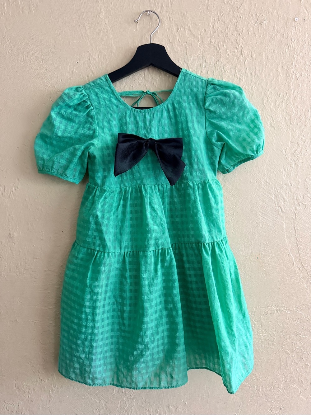 Girls' Green Puff-Sleeve Tiered Dress with Black Bow